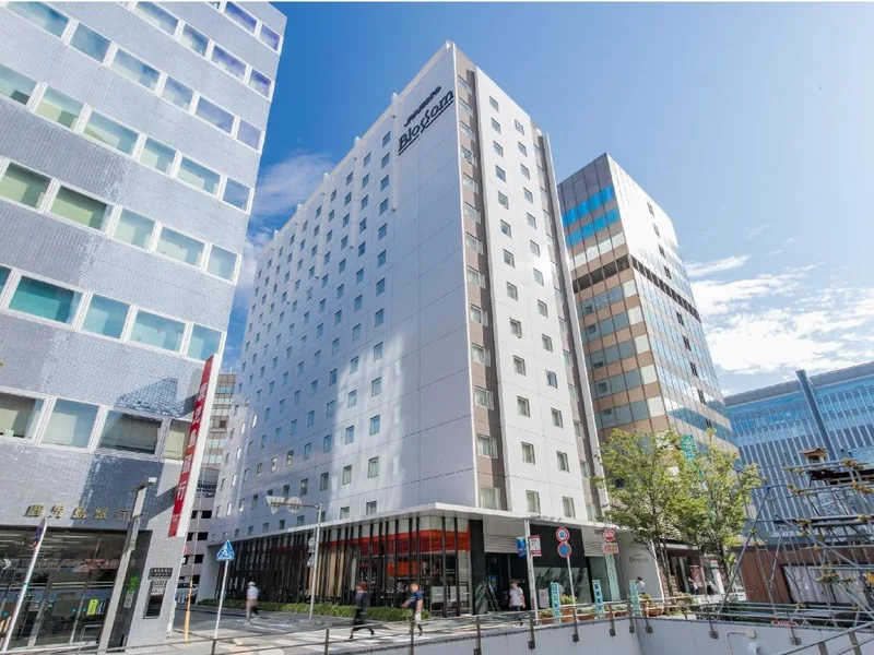 Budova a vchod do hotelu JR Kyushu Hotel Blossom Hakata Chuo