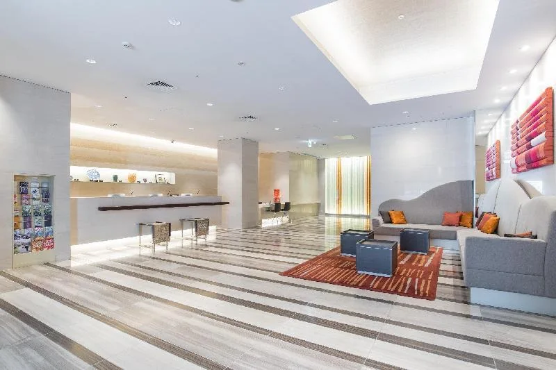 Sezení v lobby hotelu JR Kyushu Hotel Blossom Hakata Chuo
