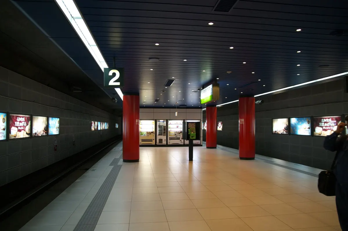 新千歳空港駅のホーム、2010年