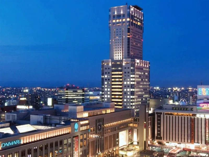 JRタワーホテル日航札幌が入るJRタワーの夕景