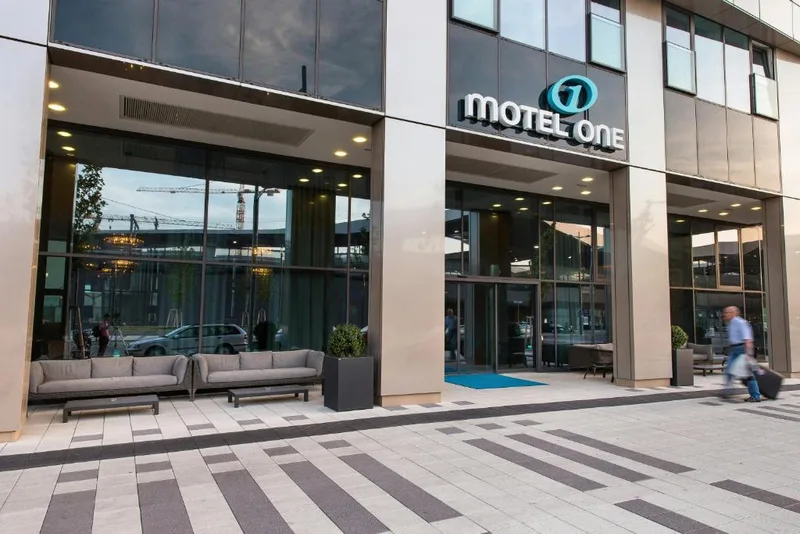 ウィーン中央駅近くにあるMotel One Wien-Hauptbahnhofの入口